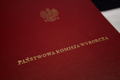 PKW wręczyła zaświadczenia o wyborze posłom do Parlamentu Europejskiego